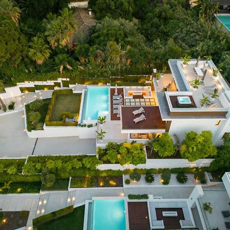 Villa Vacation I Almost Heaven, New Built Villa, Rooftop Jacuzzi, Infinity Heated Pool Marbella